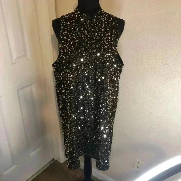 VENUS Sequin Mini Dress - Picture 6 of 16